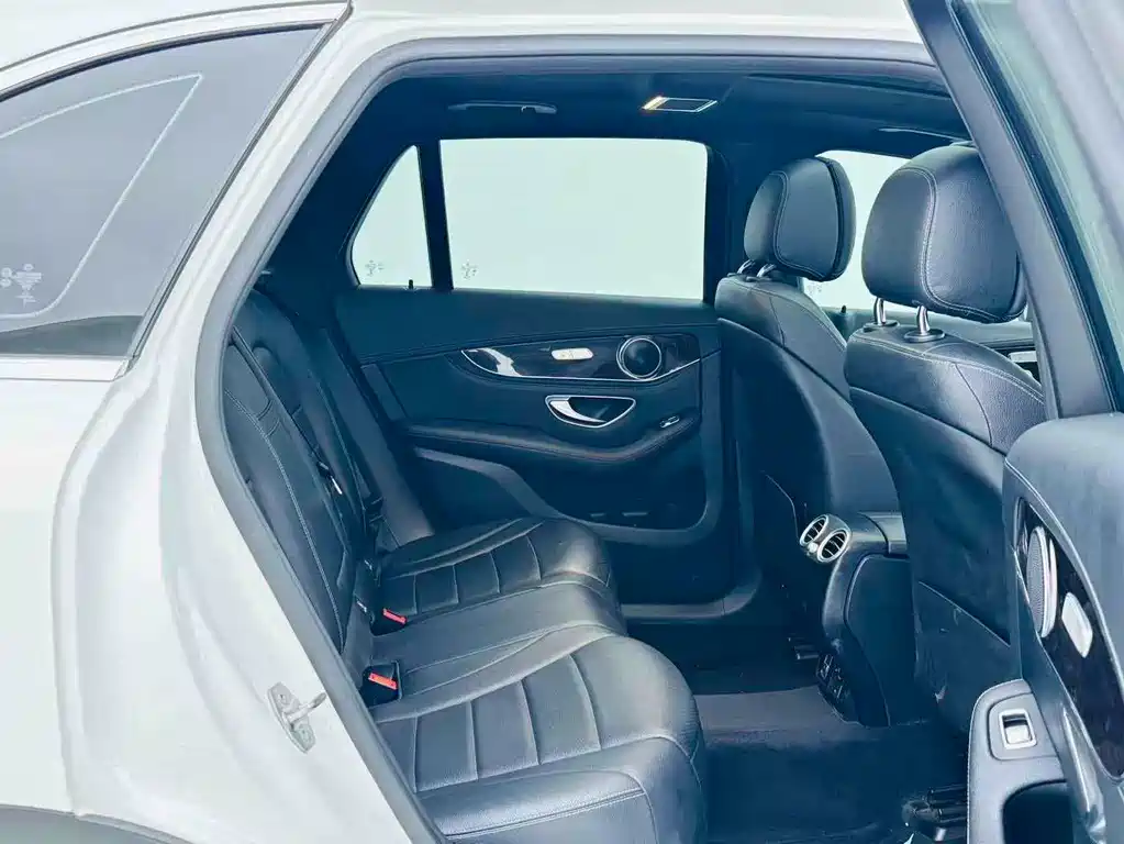 Mercedes-Benz Mercedes-Benz GLC 2019 GLC 260 4MATIC Sport Edition 2019 - thumbnail 11