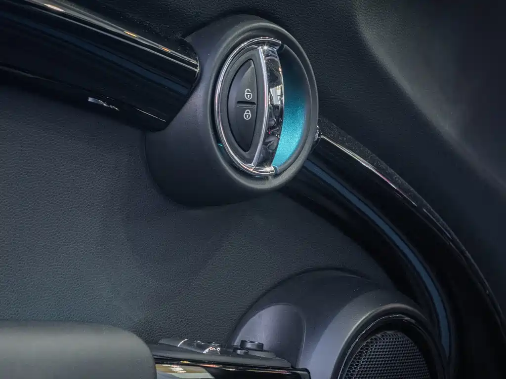 MINI MINI 2018 2.0T COOPER S Classic 2018 - thumbnail 5