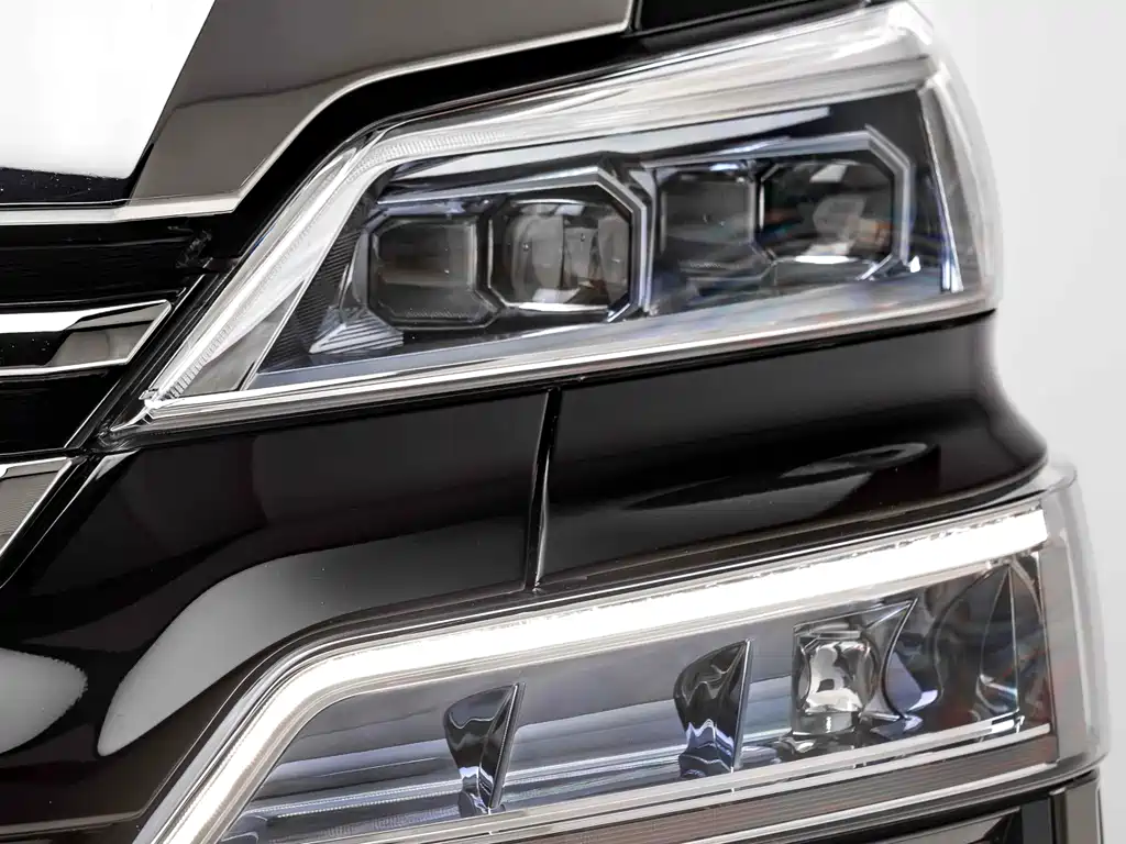 Toyota Alphard 2021 Crown Hybrid 2.5L HV Luxury Version 2021 - thumbnail 4