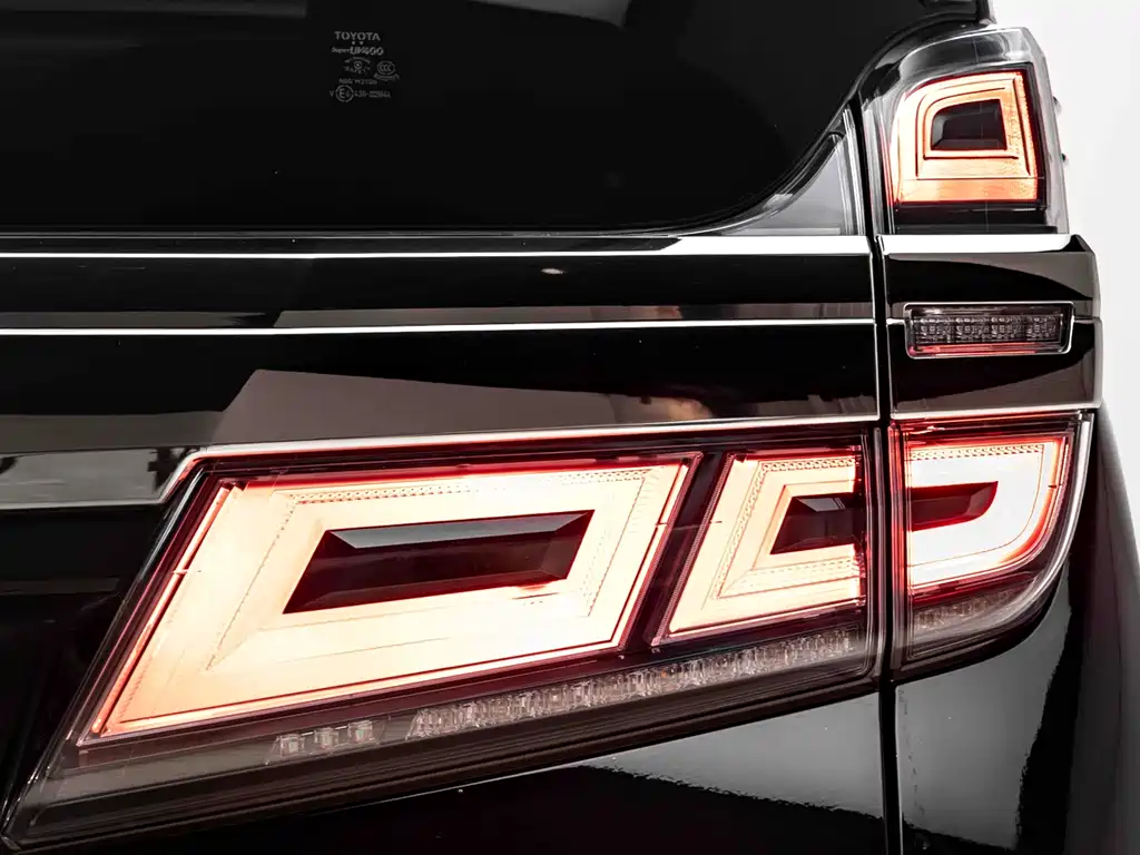 Toyota Alphard 2021 Crown Hybrid 2.5L HV Luxury Version 2021 - thumbnail 9