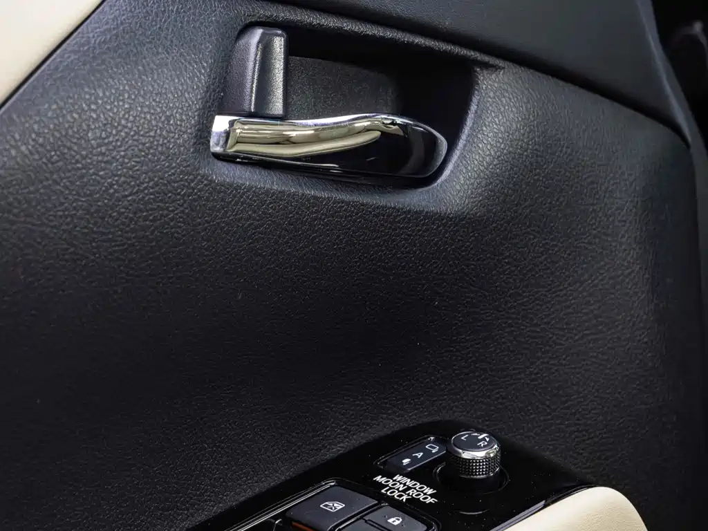 Toyota Alphard 2021 Crown Hybrid 2.5L HV Luxury Version 2021 - thumbnail 11