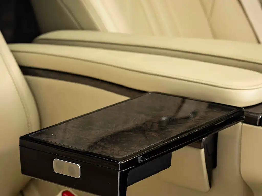 Toyota Alphard 2021 Crown Hybrid 2.5L HV Luxury Version 2021 - thumbnail 15