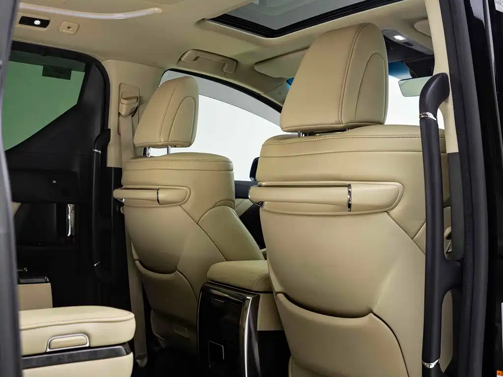 Toyota Alphard 2021 Crown Hybrid 2.5L HV Luxury Version 2021 - thumbnail 17