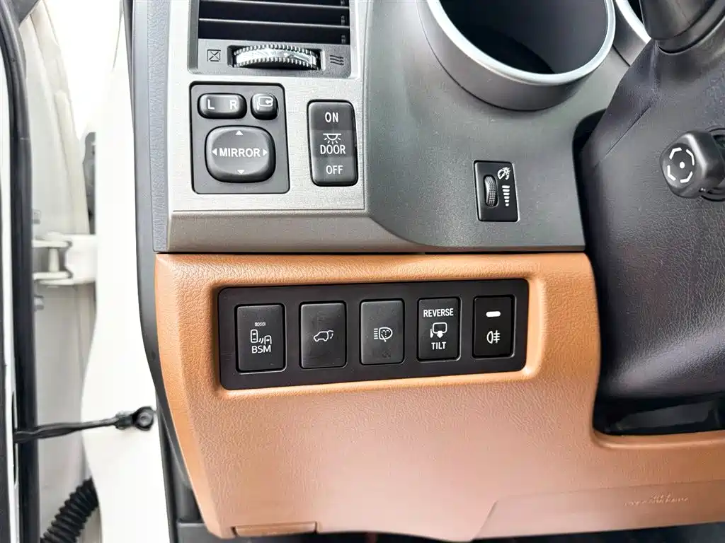 Toyota Toyota Sequoia 2015 5.7L US Specification 2017 - thumbnail 12
