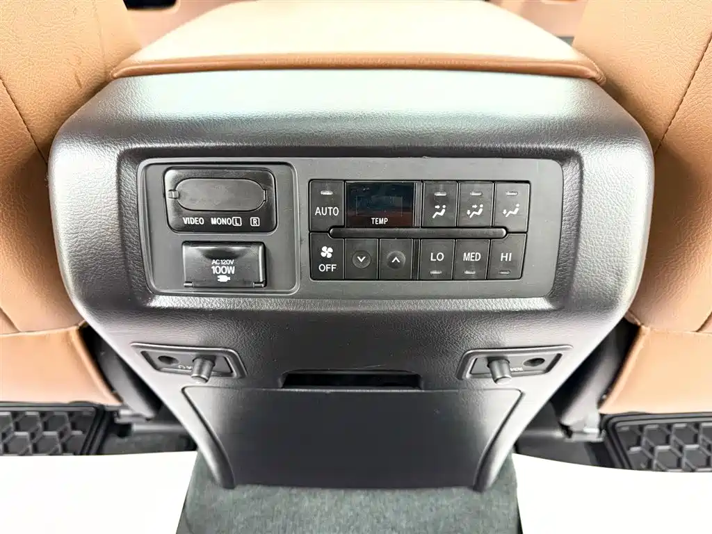 Toyota Toyota Sequoia 2015 5.7L US Specification 2017 - thumbnail 17