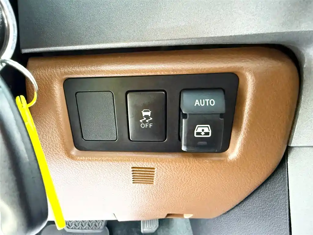 Toyota Toyota Sequoia 2015 5.7L US Specification 2017 - thumbnail 19