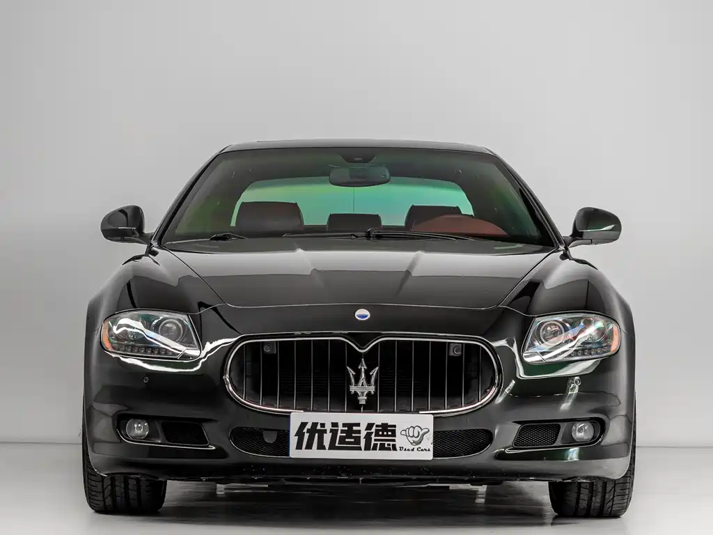 Maserati Chrysler 300C 2010 4.7L Sport Edition 2010 - thumbnail 2
