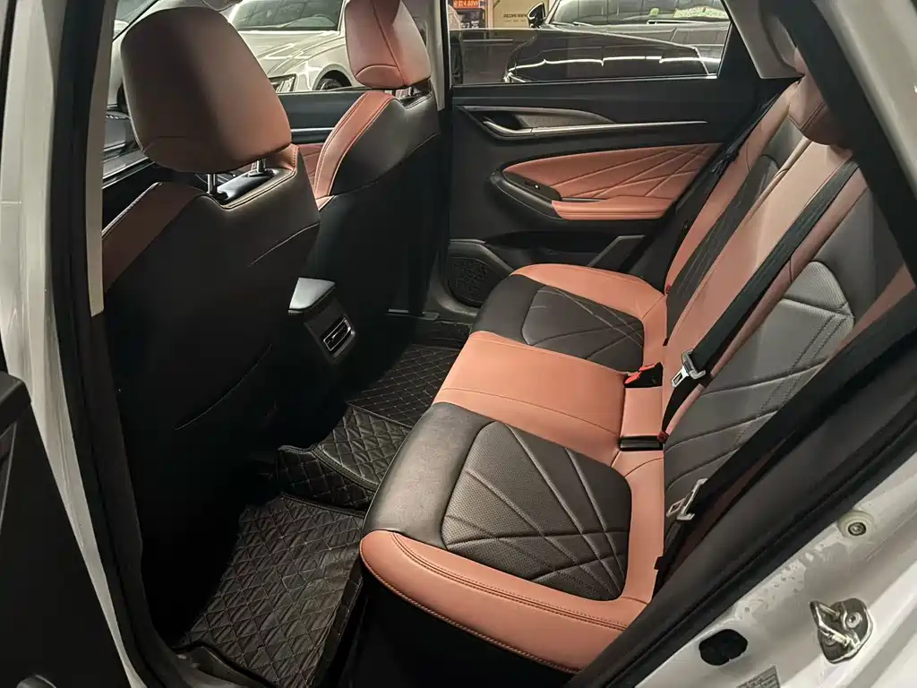 Changan Yidong 2023 Plus Blue Whale NE 1.4T GDI DCT Premium Edition 2024 - thumbnail 5