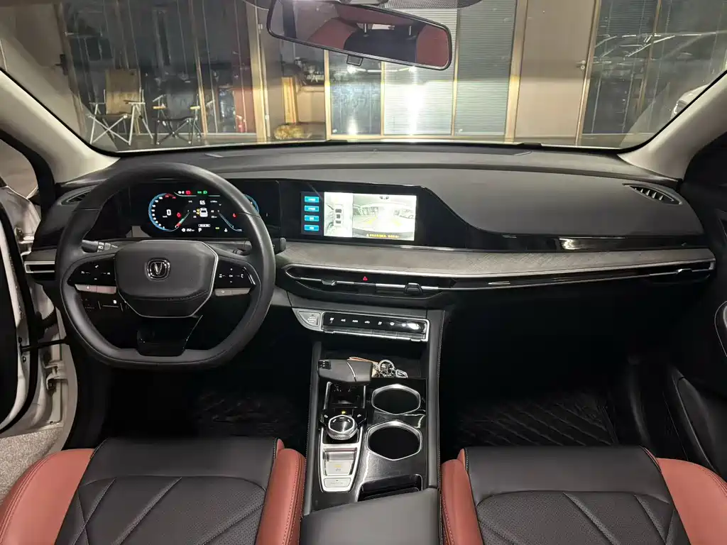 Changan Yidong 2023 Plus Blue Whale NE 1.4T GDI DCT Premium Edition 2024 - thumbnail 6