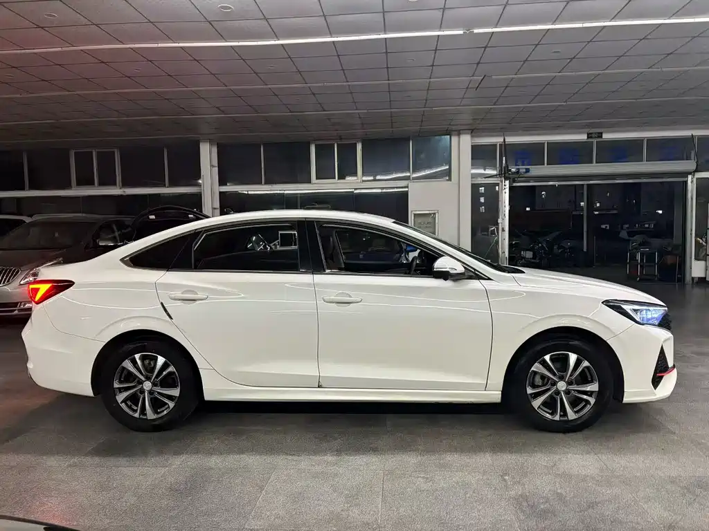 Changan Yidong 2023 Plus Blue Whale NE 1.4T GDI DCT Premium Edition 2024 - thumbnail 8