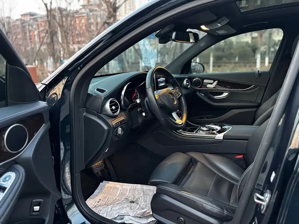 Mercedes-Benz Mercedes-Benz GLC 2019 GLC 260 L 4MATIC Luxury 2019 - thumbnail 4