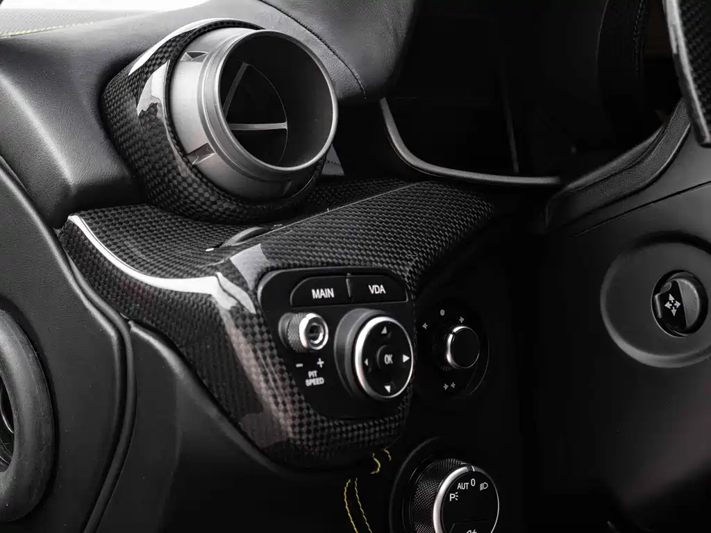 Ferrari Ferrari F12berlinetta 2013 6.3L Standard 2014 - thumbnail 9