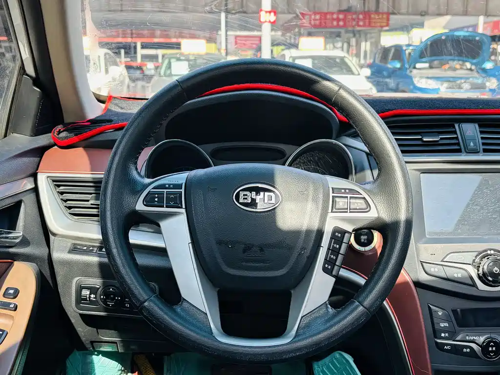 BYD BYD G5 2014 1.5TID Automatic Luxury Edition 2015 - thumbnail 9