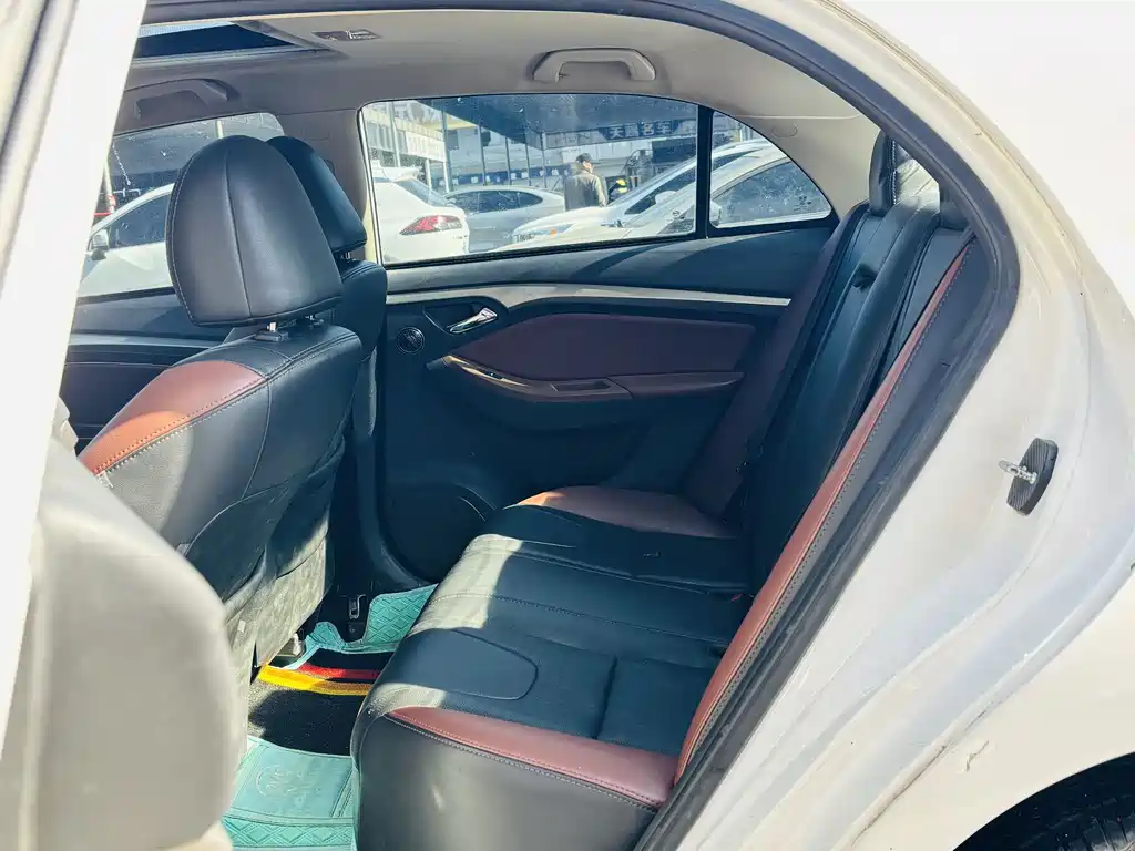 BYD BYD G5 2014 1.5TID Automatic Luxury Edition 2015 - thumbnail 12