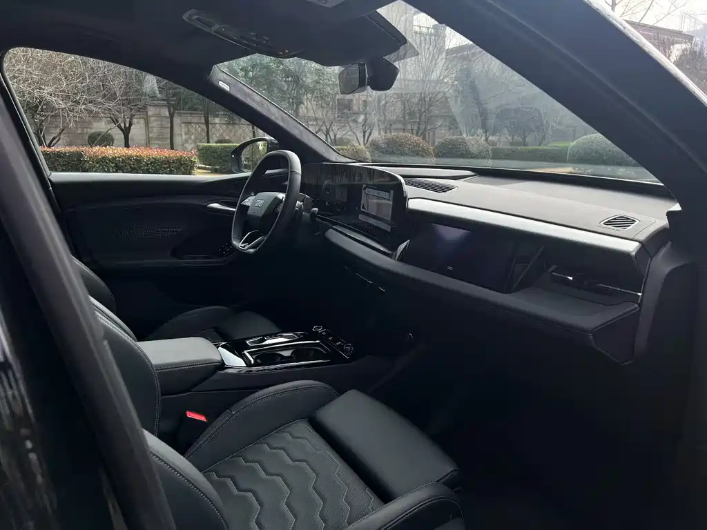 Audi Audi Q6L e-tron 2026 Launch Edition 2025 - thumbnail 6