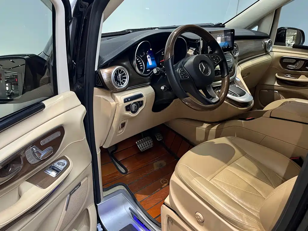 Mercedes-Benz Mercedes-Benz V-Class 2021 V 260 L Long Wheelbase Premium Edition 2022 - thumbnail 10