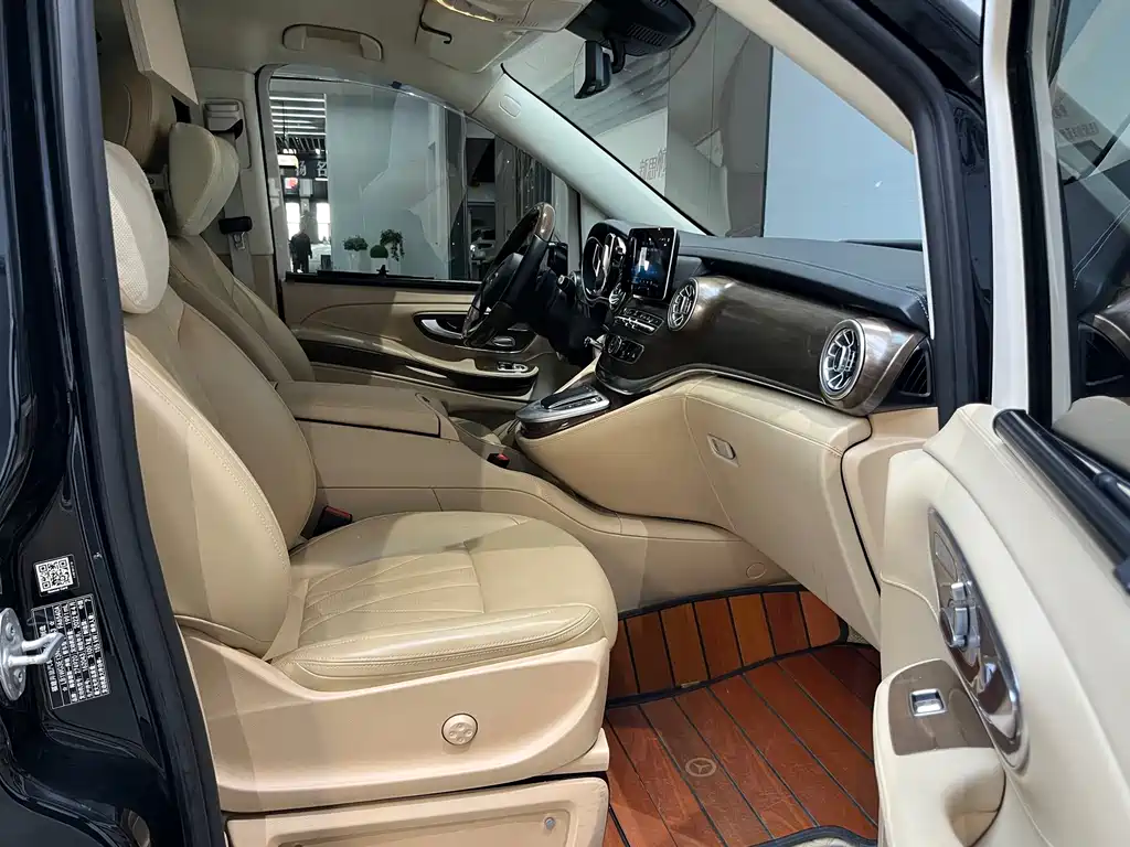 Mercedes-Benz Mercedes-Benz V-Class 2021 V 260 L Long Wheelbase Premium Edition 2022 - thumbnail 14
