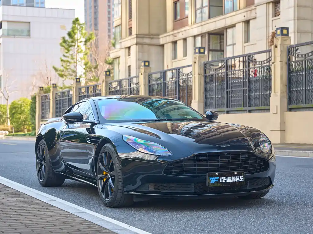 Aston Martin Aston Martin DB11 2019 4.0T V8 Coupe 2021 - thumbnail 3