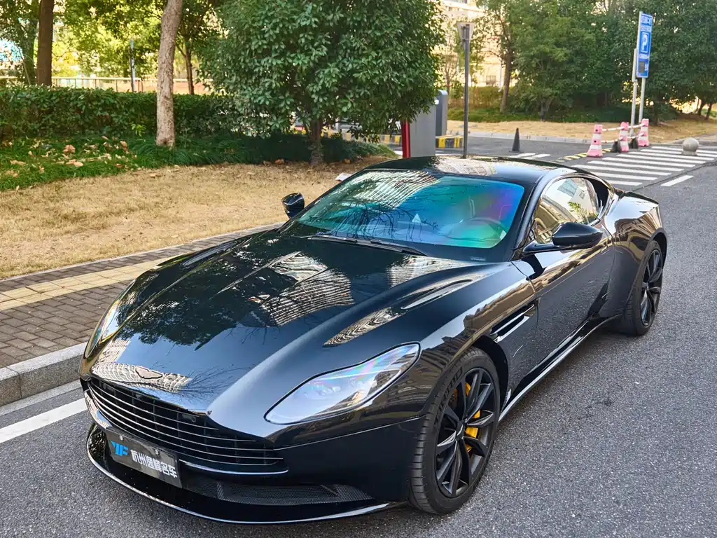 Aston Martin Aston Martin DB11 2019 4.0T V8 Coupe 2021 - thumbnail 10