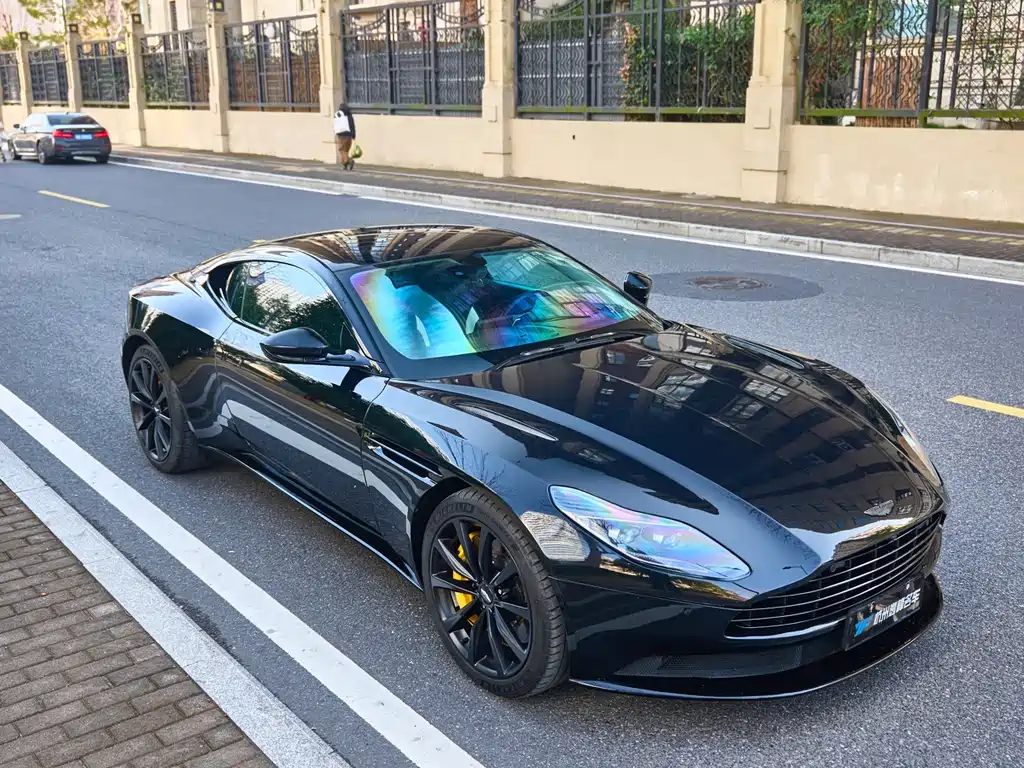 Aston Martin Aston Martin DB11 2019 4.0T V8 Coupe 2021 - thumbnail 11