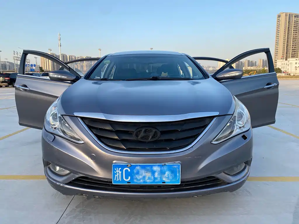 Hyundai Hyundai Sonata 2011 2.0L Automatic Premium Edition 2011