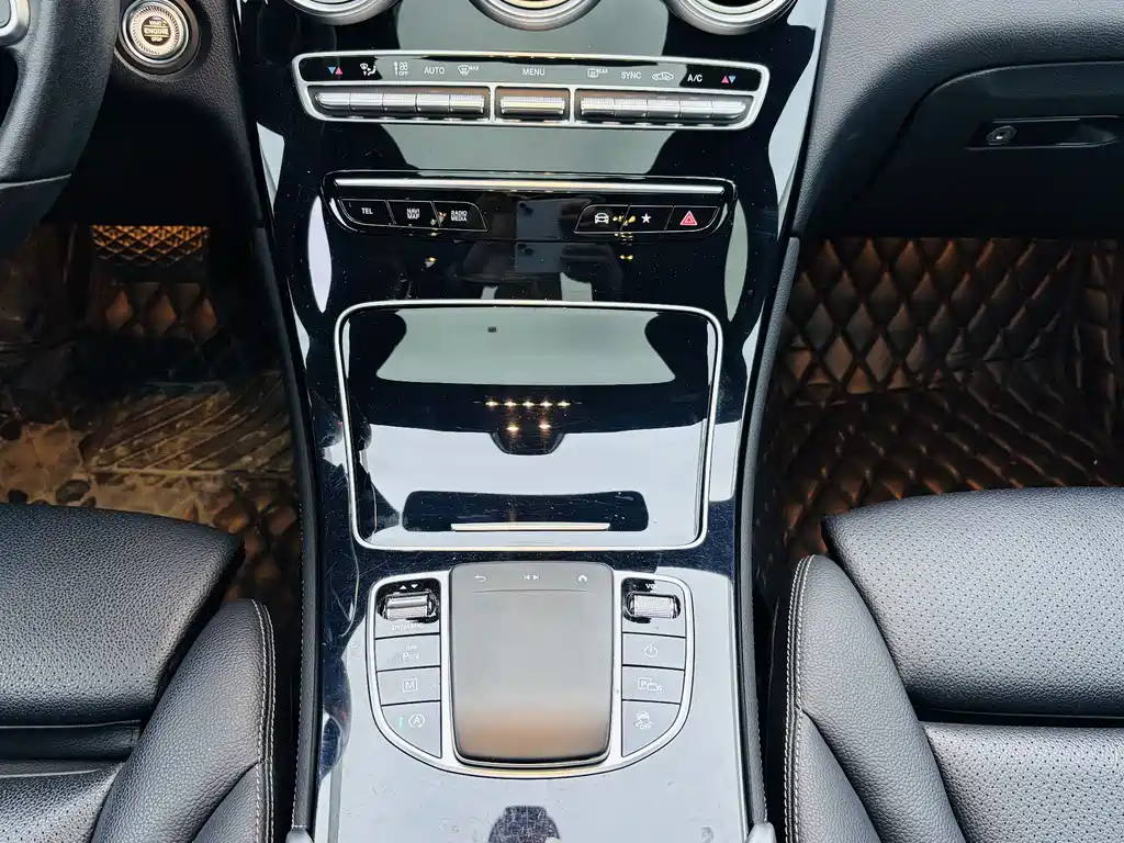 Mercedes-Benz Mercedes-Benz GLC 2020 GLC 260 L 4MATIC Dynamic Model 2020 - thumbnail 9