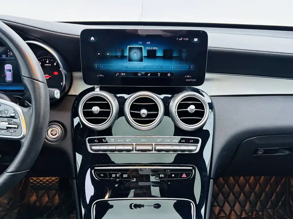 Mercedes-Benz Mercedes-Benz GLC 2020 GLC 260 L 4MATIC Dynamic Model 2020 - thumbnail 11