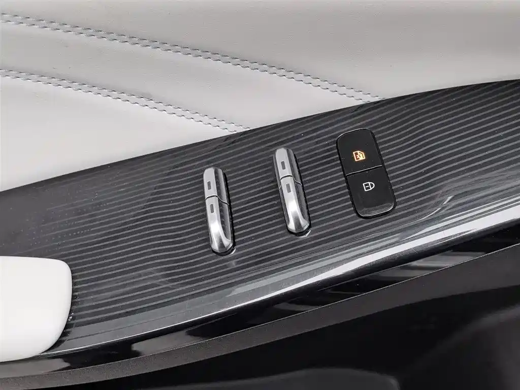 Dongfeng Fengshen HAO HAN 2023 DH-i 1.5T Premium Edition 2023 - thumbnail 9