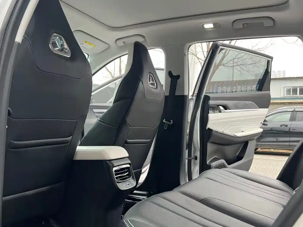 Dongfeng Fengshen HAO HAN 2023 DH-i 1.5T Prestige Edition 2023 - thumbnail 18
