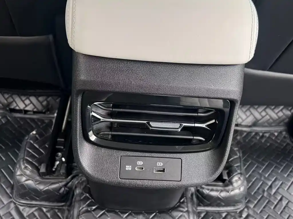 Dongfeng Fengshen HAO HAN 2023 DH-i 1.5T Prestige Edition 2023 - thumbnail 20