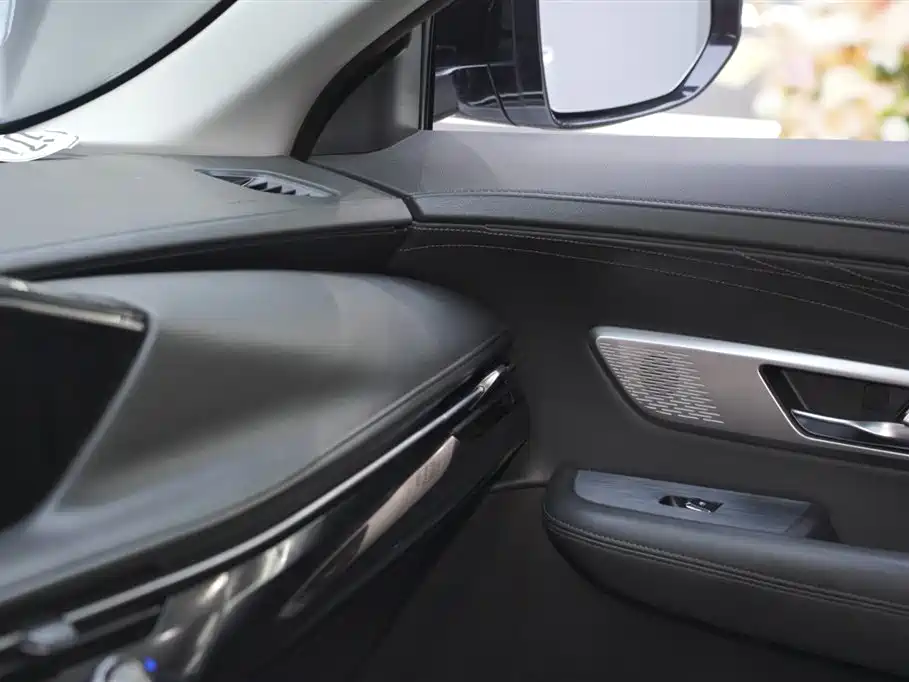 Dongfeng Fengshen Haoji 2022 Mahle Hybrid 1.5T MHD Dream Edition 2023 - thumbnail 13