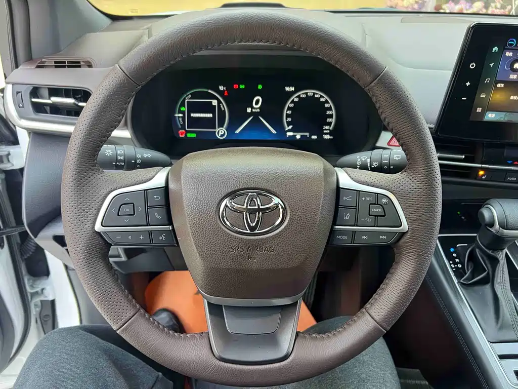 Toyota Toyota Granvia 2026 Model 2.5L Hybrid Premium PLUS AWD Version 2026 - thumbnail 15