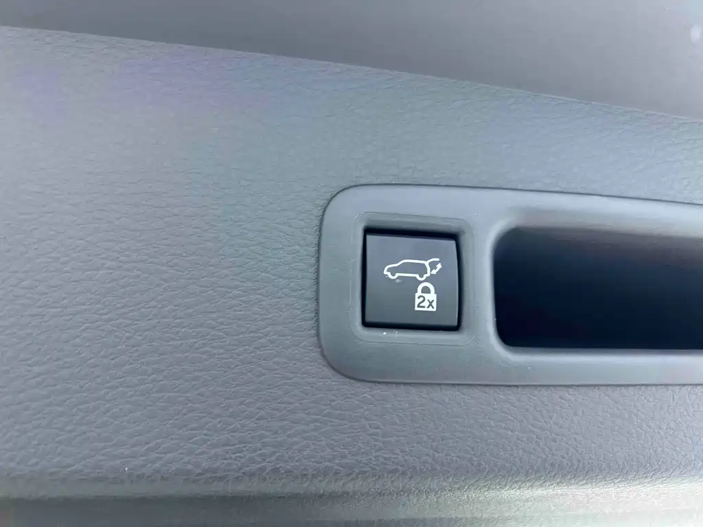 Toyota Toyota Granvia 2026 Model 2.5L Hybrid Premium PLUS AWD Version 2026 - thumbnail 22