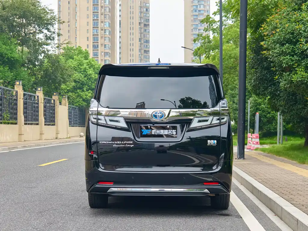 Toyota Alphard 2021 Crown Hybrid 2.5L HV Royal Edition 2021 - thumbnail 8