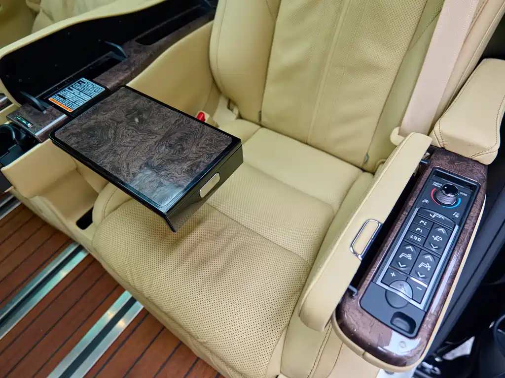 Toyota Alphard 2021 Crown Hybrid 2.5L HV Royal Edition 2021 - thumbnail 18