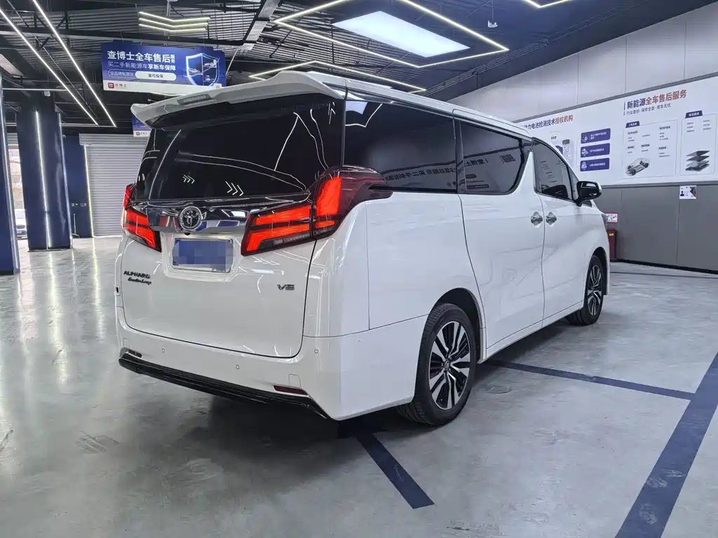 Toyota Alphard 2018 Model Year Facelift 3.5L Executive Version 2018 - thumbnail 4