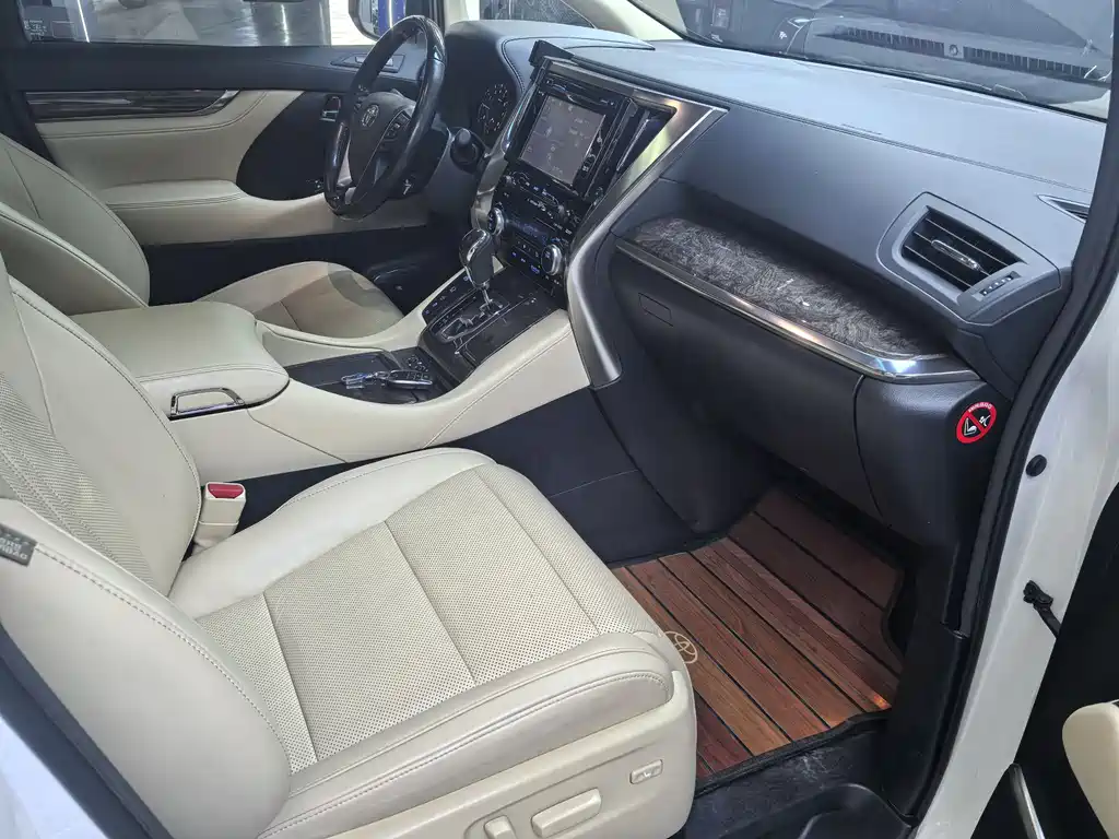 Toyota Alphard 2018 Model Year Facelift 3.5L Executive Version 2018 - thumbnail 7