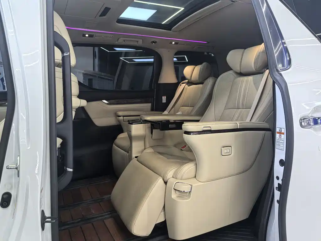 Toyota Alphard 2018 Model Year Facelift 3.5L Executive Version 2018 - thumbnail 12