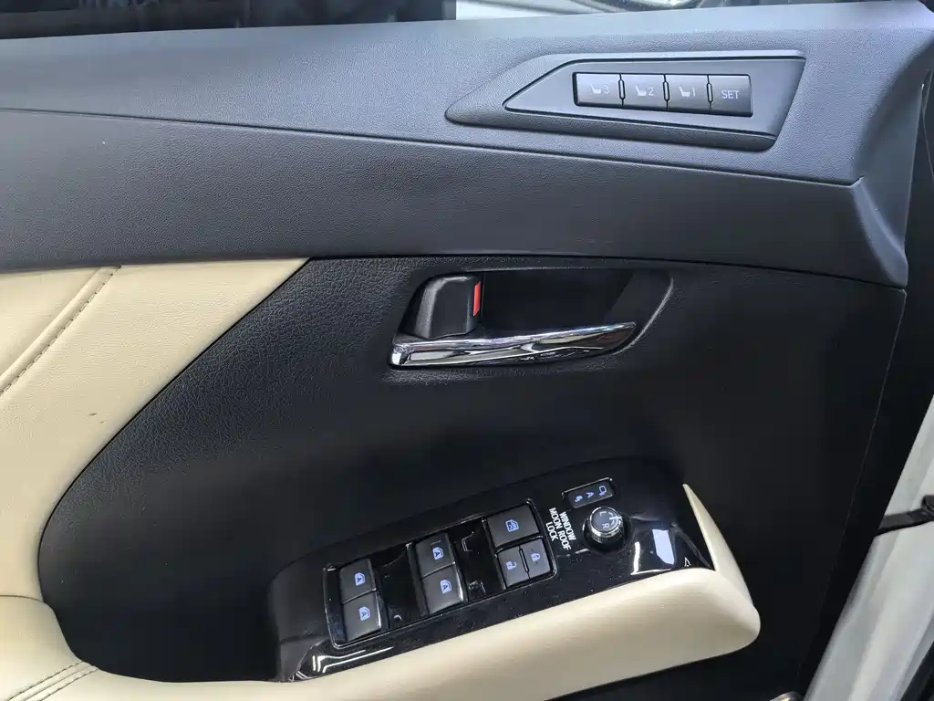 Toyota Alphard 2018 Model Year Facelift 3.5L Executive Version 2018 - thumbnail 13