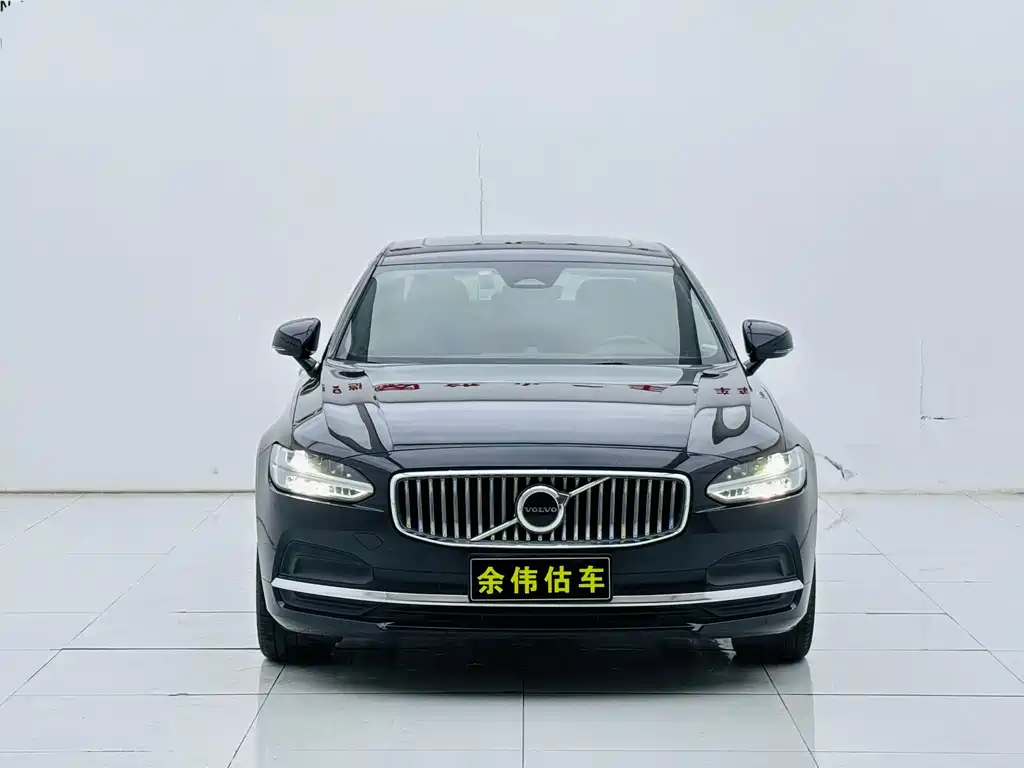 Volvo Volvo S90 2021 B5 Momentum Luxury Edition 2021 - thumbnail 2