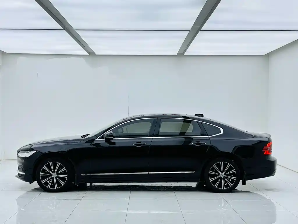 Volvo Volvo S90 2021 B5 Momentum Luxury Edition 2021 - thumbnail 4