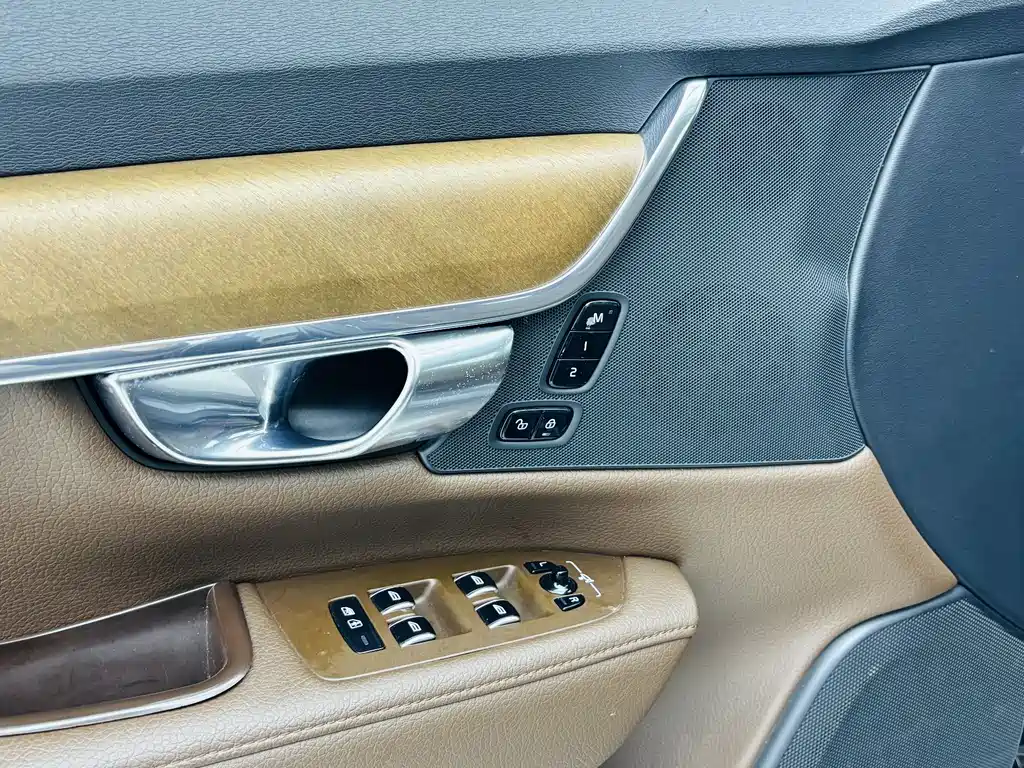 Volvo Volvo S90 2021 B5 Momentum Luxury Edition 2021 - thumbnail 11