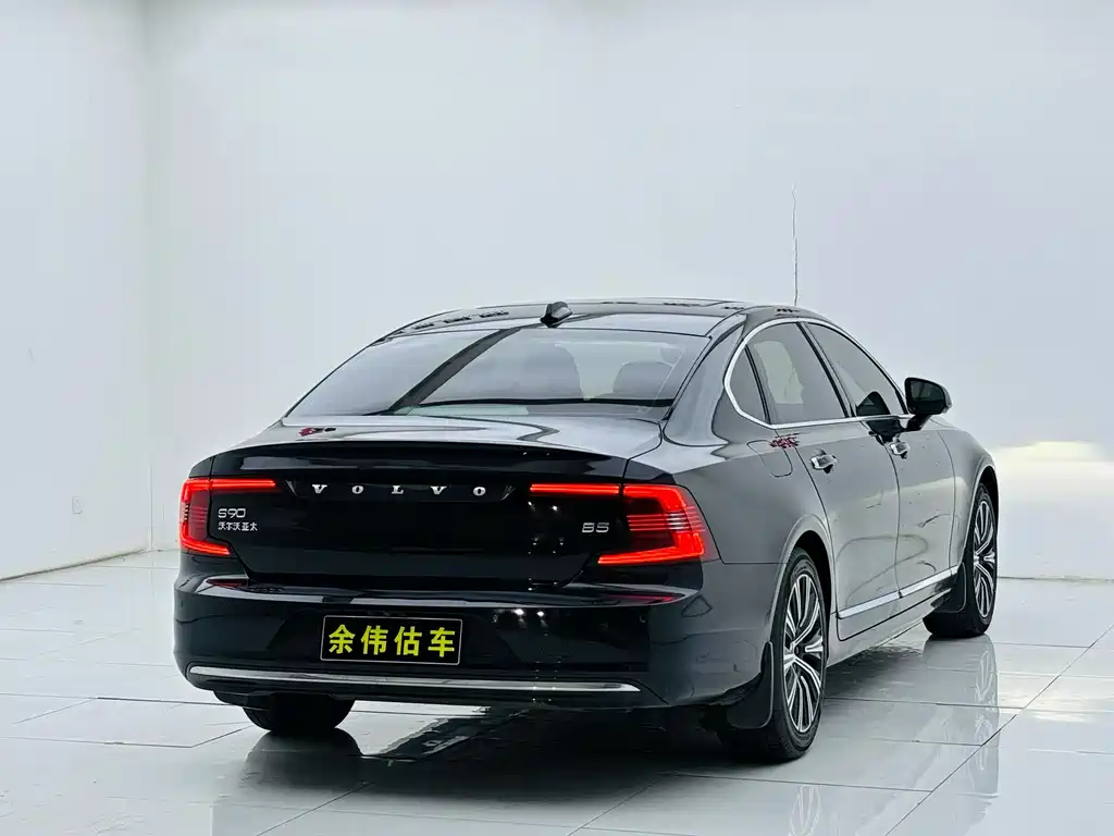 Volvo Volvo S90 2021 B5 Momentum Luxury Edition 2021 - thumbnail 18