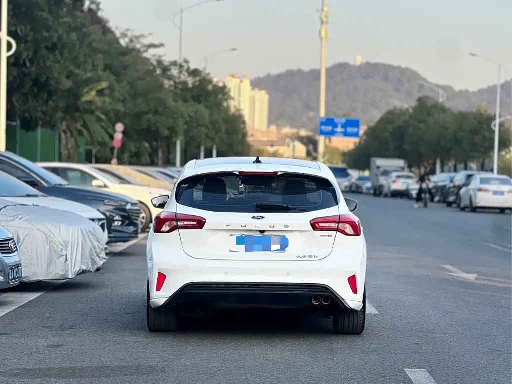 Ford Ford Focus 2021 Hatchback EcoBoost 180 Automatic ST Line 2022 - thumbnail 12