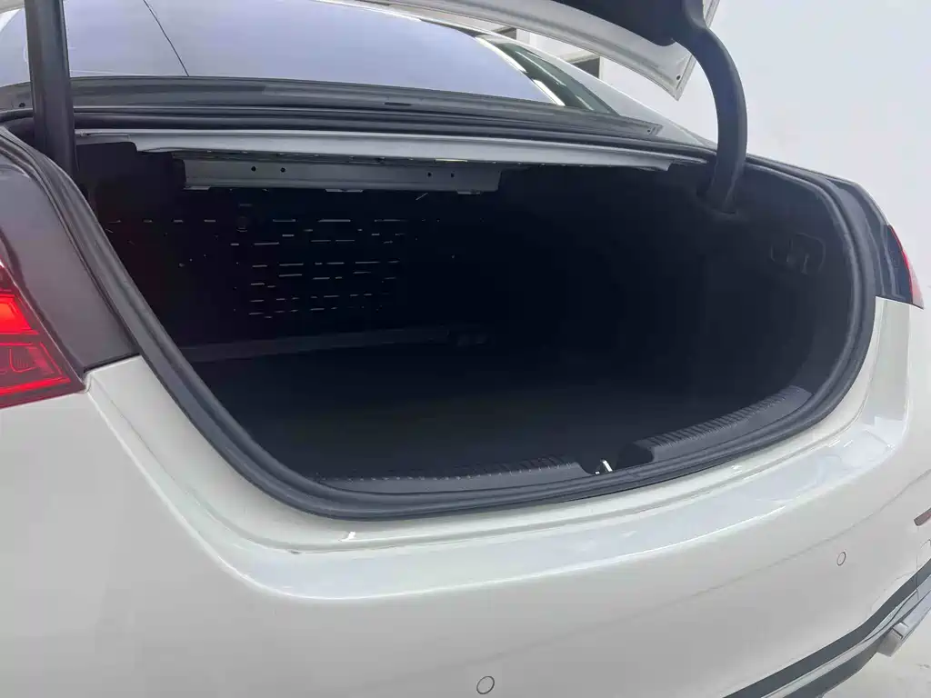 Mercedes-Benz Mercedes-Benz C-Class 2023 C 260 L Sport Edition 2023 - thumbnail 12