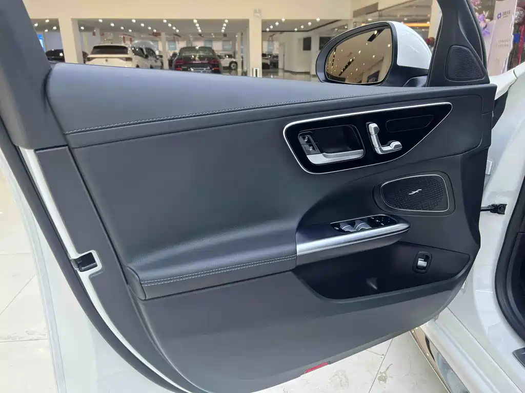 Mercedes-Benz Mercedes-Benz C-Class 2023 C 260 L Sport Edition 2023 - thumbnail 23
