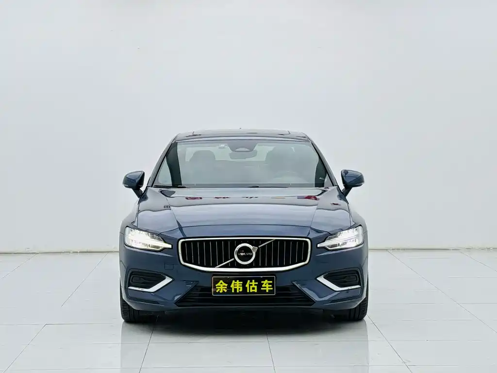 Volvo Volvo S60 2022 B4 Ultimate Luxury Edition 2022 - thumbnail 2