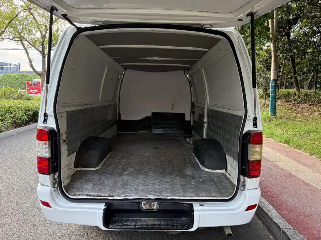 King Long Jinbei Haishi 2018 2.0L 5th Generation Van Standard Roof 2 Seats 4G21C 2019 - thumbnail 5
