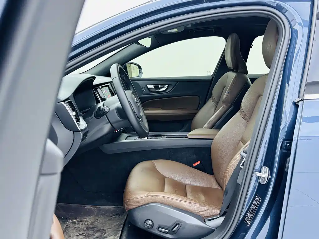 Volvo Volvo S60 2022 B4 Ultimate Luxury Edition 2022 - thumbnail 10