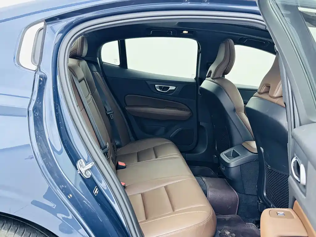 Volvo Volvo S60 2022 B4 Ultimate Luxury Edition 2022 - thumbnail 11